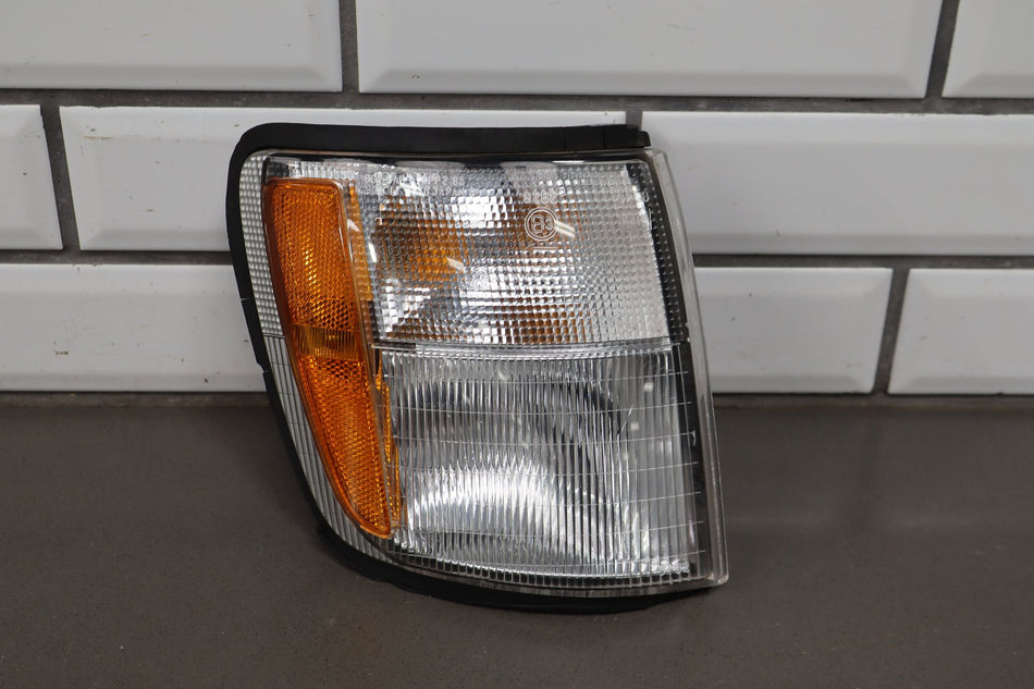 1998-2002 Isuzu Trooper Right Front Lamp OEM