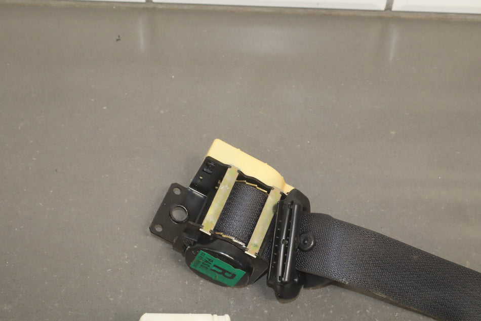 2003-2004 Chevrolet Corvette C5 Coupe Passenger Front Seat Belt Black