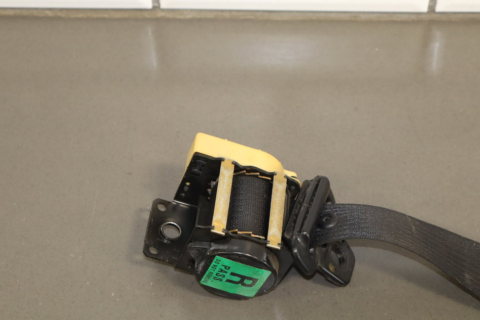 2000-2002 Chevrolet Corvette C5 Coupe Passenger RH Seat Belt 88895173 OEM