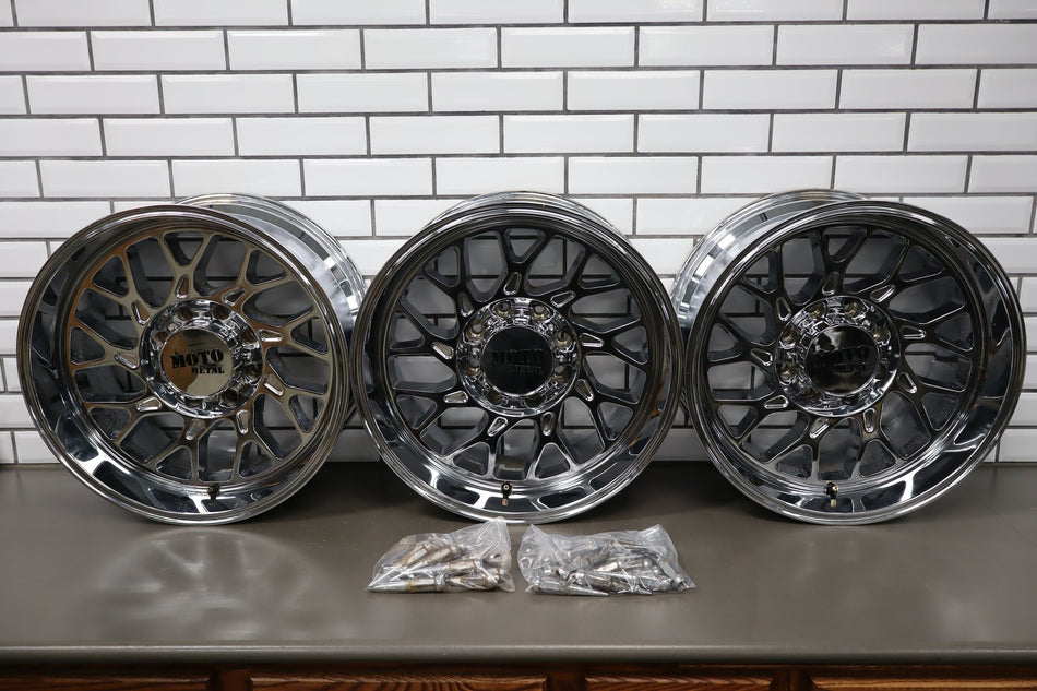 (3) Moto Metal M0805 20x10 8x6.5 Chrome Wheel/Rim Set Aftermarket GMT800