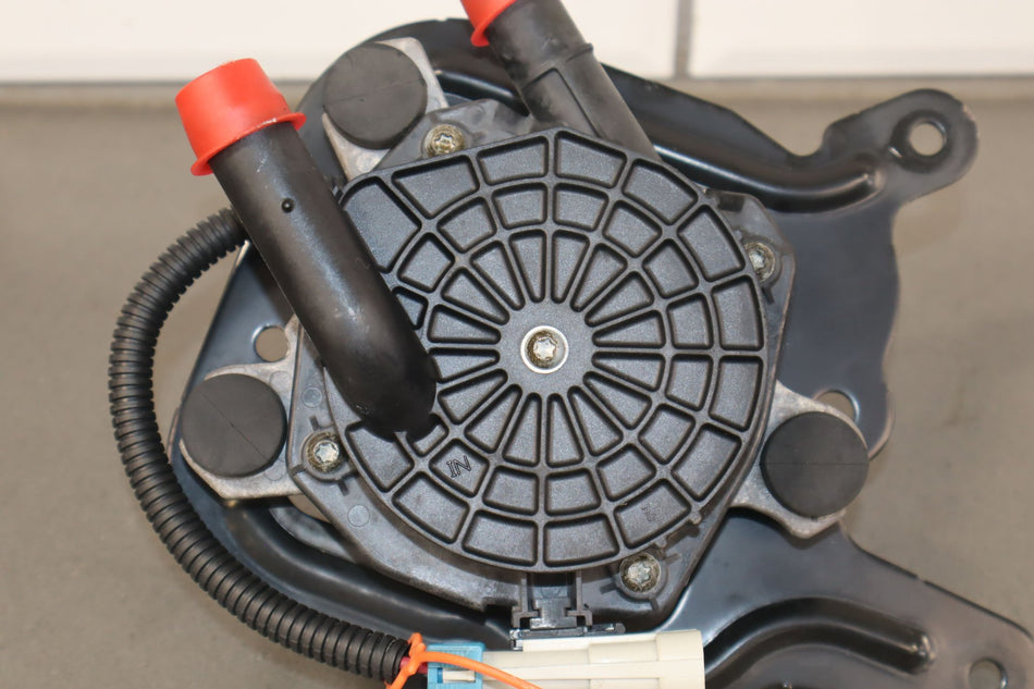 2000-2004 Chevrolet Corvette Air Pump 12568382