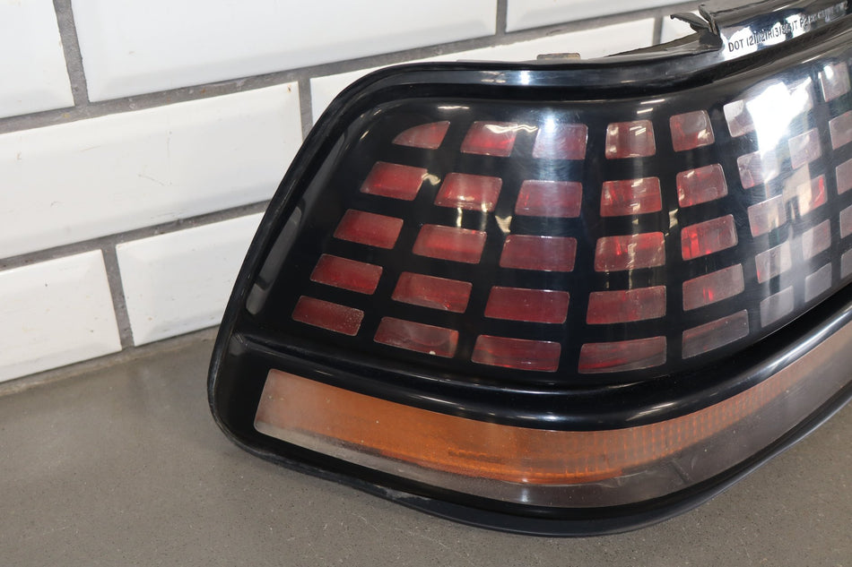 88-96 Pontiac Grand Prix Coupe Left Tail Light Halogen Tested