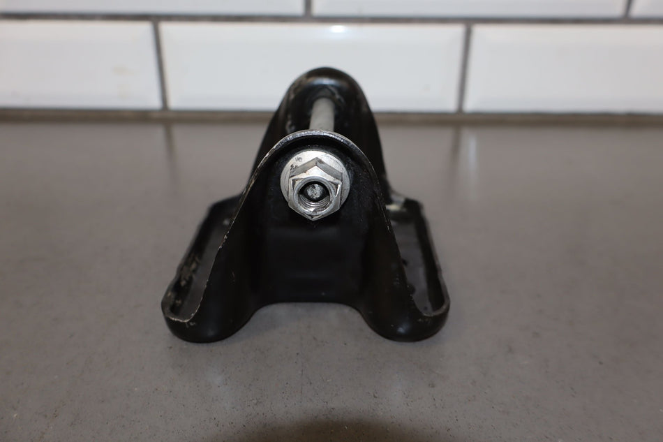 1992-1996 Chevrolet Corvette- Engine Mount Brackets- Pair