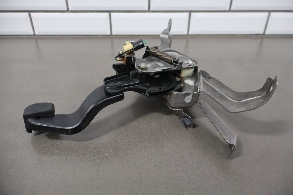 2005-2007 Toyota Sequoia Emergency Brake Handle/ Pedal OEM