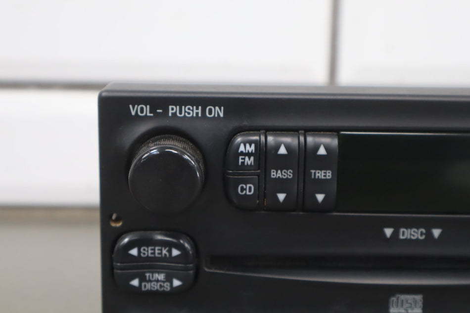 2004 Ford F-250 Super Duty- Radio