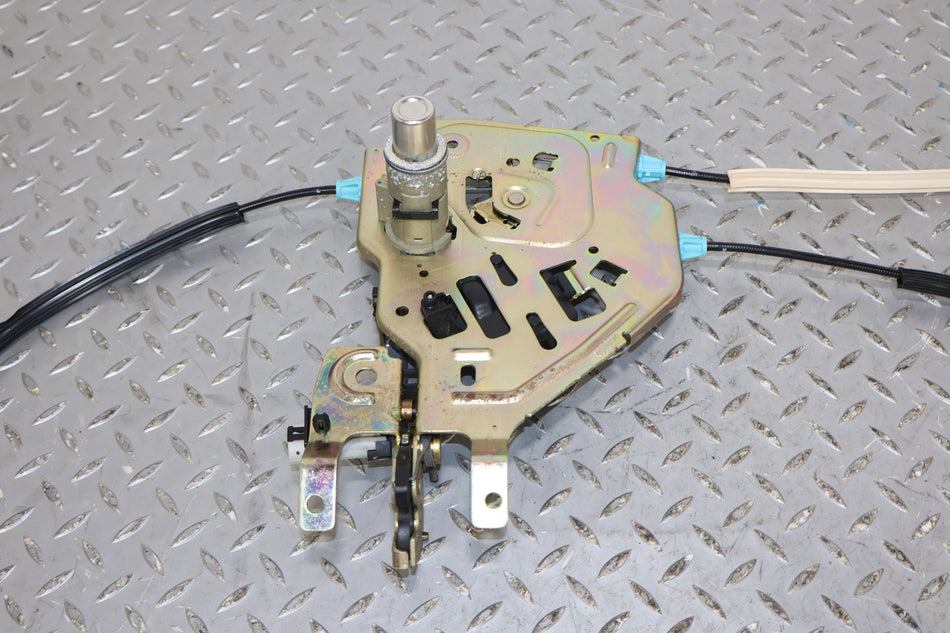 03-06 Cadillac Escalade ESV Tailgate Latch Pair