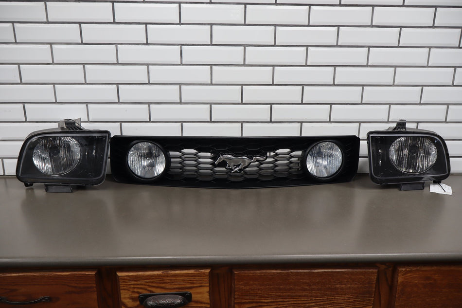 2005-2009 Ford Mustang GT Upper Grille 6R3Z8200BA OEM