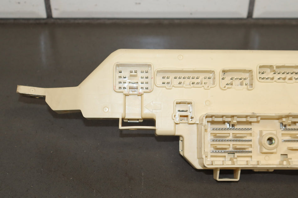 1998-2002 LX470 J100 - Passenger Right Cabin Fuse Box