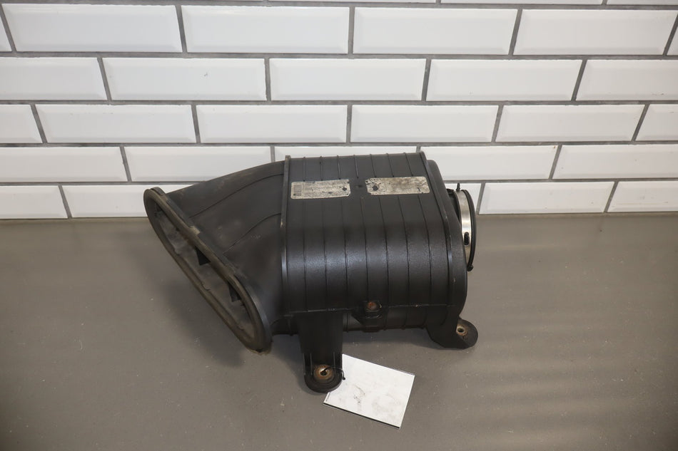 2003-2009 Hummer H2- Air Cleaner With Intake Tube 19153610