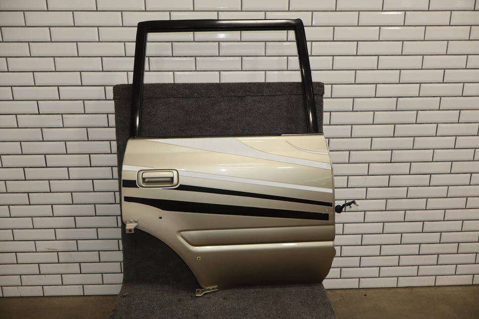 1991-1998 Toyota Land Cruiser Right Rear Door Desert Dune Pearl ( 2AB ) 6700360111