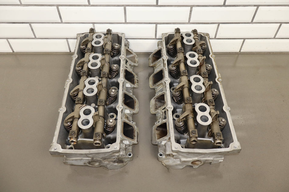 05-10 Dodge Charger SRT8 6.1 ESF Cylinder Heads Pair w/ Rockers