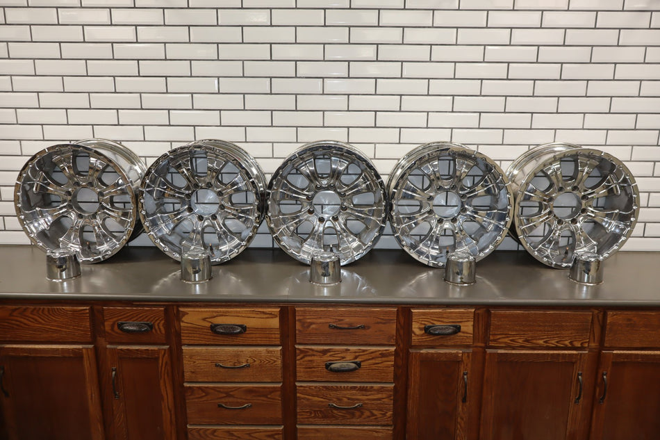 2003-2009 Hummer H2 20x10 Motto MT700 Wheel Set x5 8x165.1
