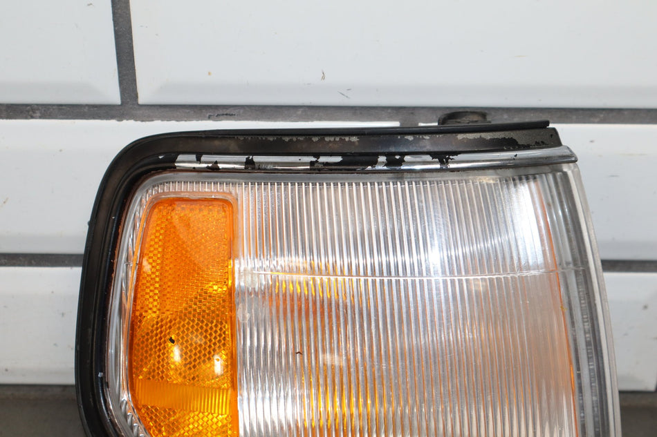 1995-97 Toyota Land Cruiser Lexus LX450 Pass. Right Front Lamp Fender Mounted