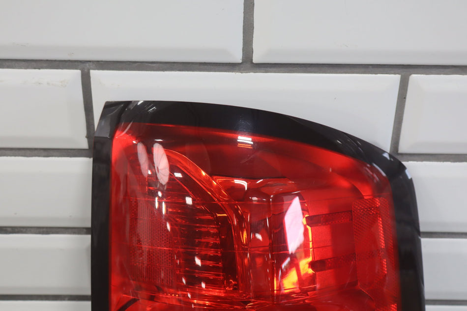 2007-2014 GMC Sierra 1500 Right Tail Light 25958485 OEM