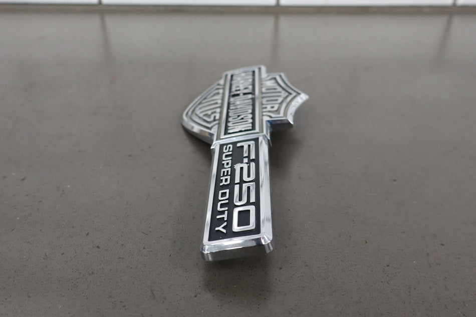 2004 Ford F-250 Super Duty- Emblem