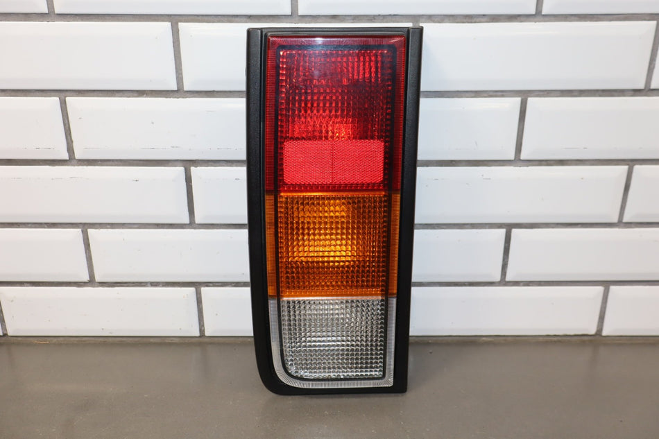 2005-2009 Hummer H2 Left Tail Light 25874015