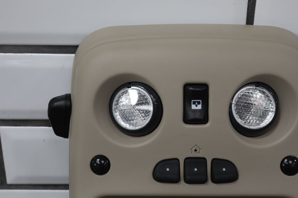 2006 Chevrolet Tahoe- Front Console