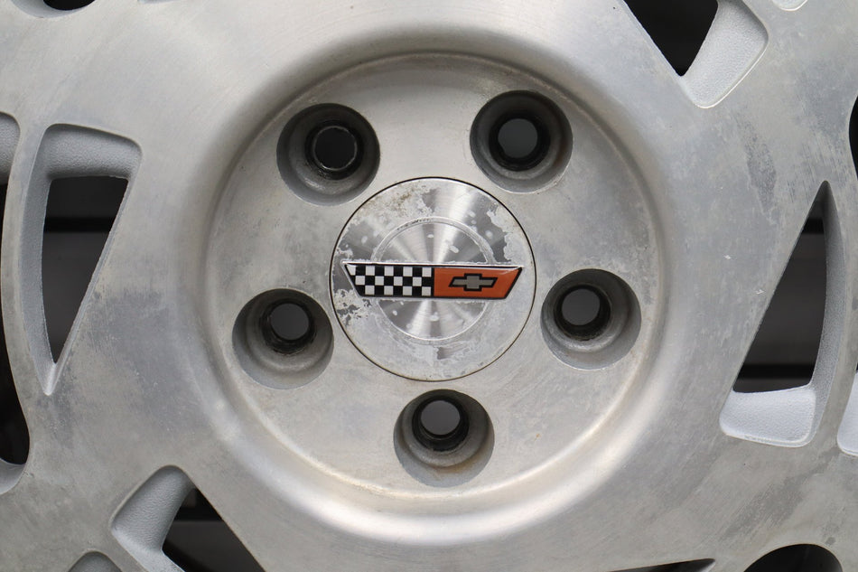1990 Chevrolet Corvette C4 Left 17x9.5 OEM Wheel