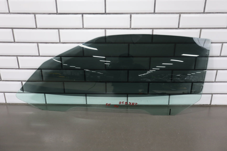 2005 Chevrolet Corvette Left Front Door Window 15270576 OEM