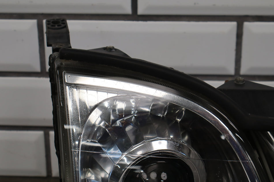 1998-2002 Lexus LX470 Glass Lens Right Headlamp 811106A082