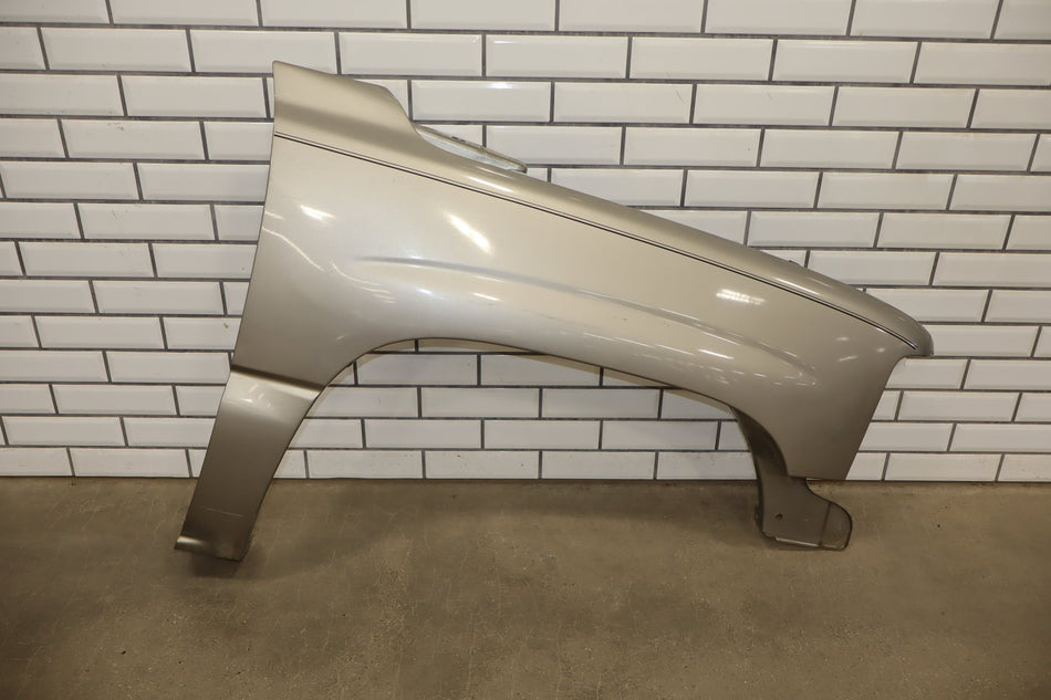 99-02 Chevy Silverado 99-06 Suburban Tahoe Right RH Fender Pewter 11