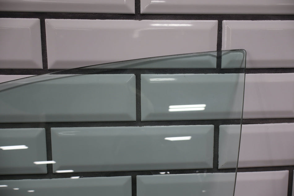 2009 Pontiac G8- Left Front Door Window