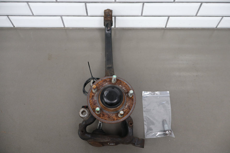 06-14 Dodge Charger SRT8 RH Front Spindle Hub 5290539AB
