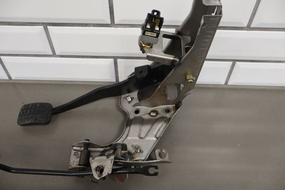 2002 Mazda MX-5 Miata Pedal Assembly OEM