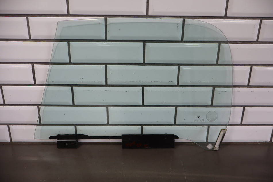 1996-2002 BMW Z3 1.9i RH Right Front Door Window Glass