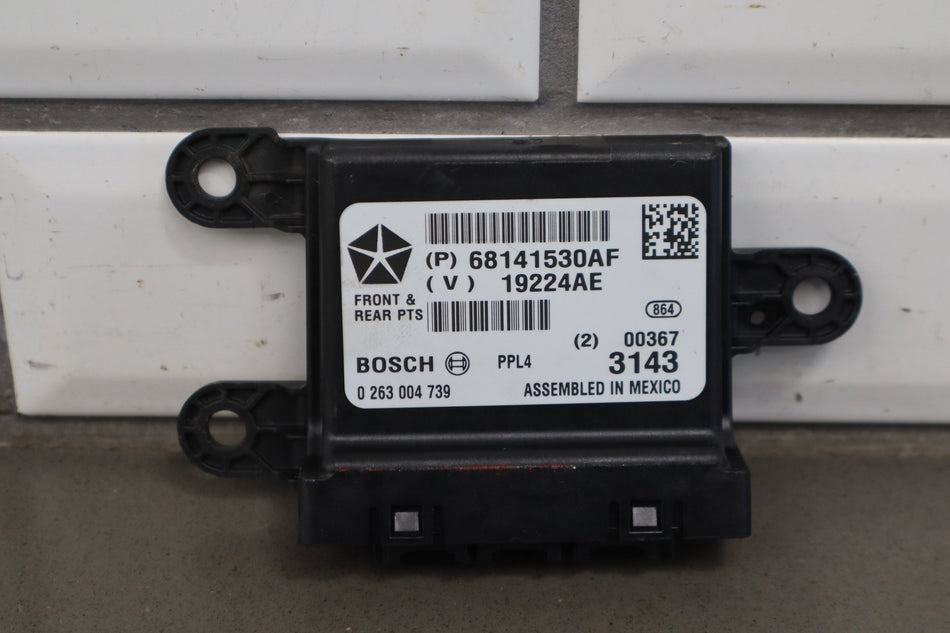 2014 Jeep Grand Cherokee SRT Park Assist Module 68141530AF