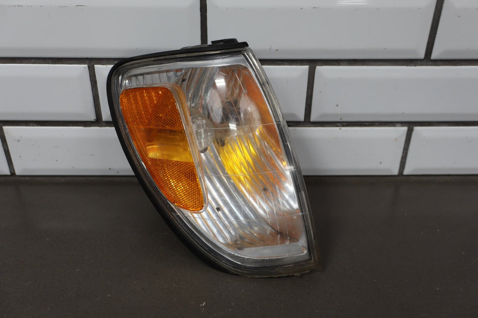 2000 Lexus LX470 J100- Right Front Lamp