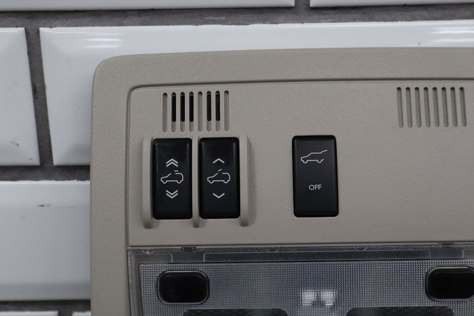 2012 Chevrolet Suburban 1500- Front Console