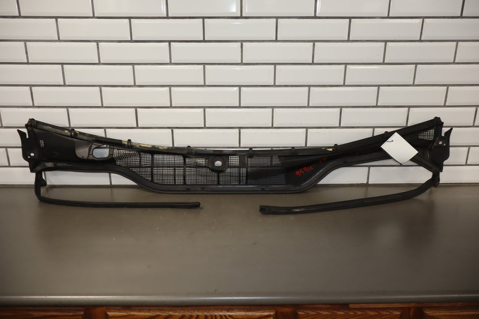 2004 Lexus LS430 Cowl Vent Panel OEM