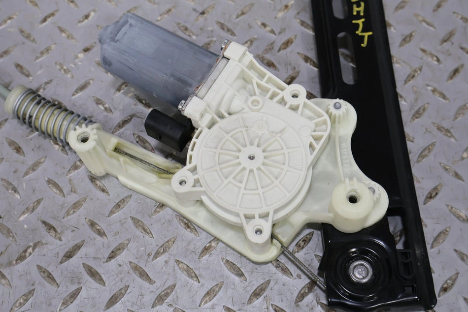 17-24 Porsche 718 Cayman Boxster Left Door Window Regulator