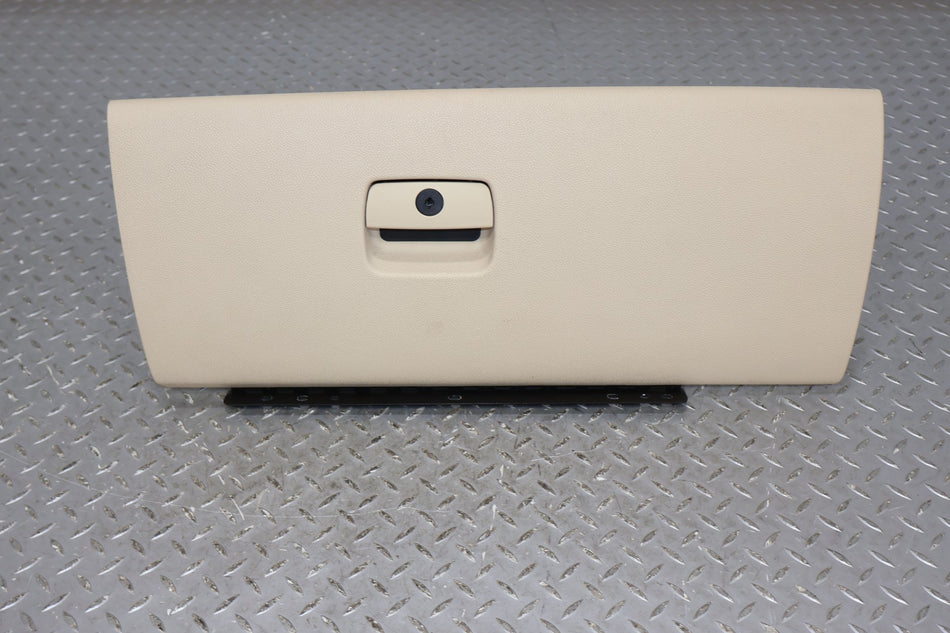 07-14 Cadillac Escalade GMT900 Glove Box (Light Cashmere)
