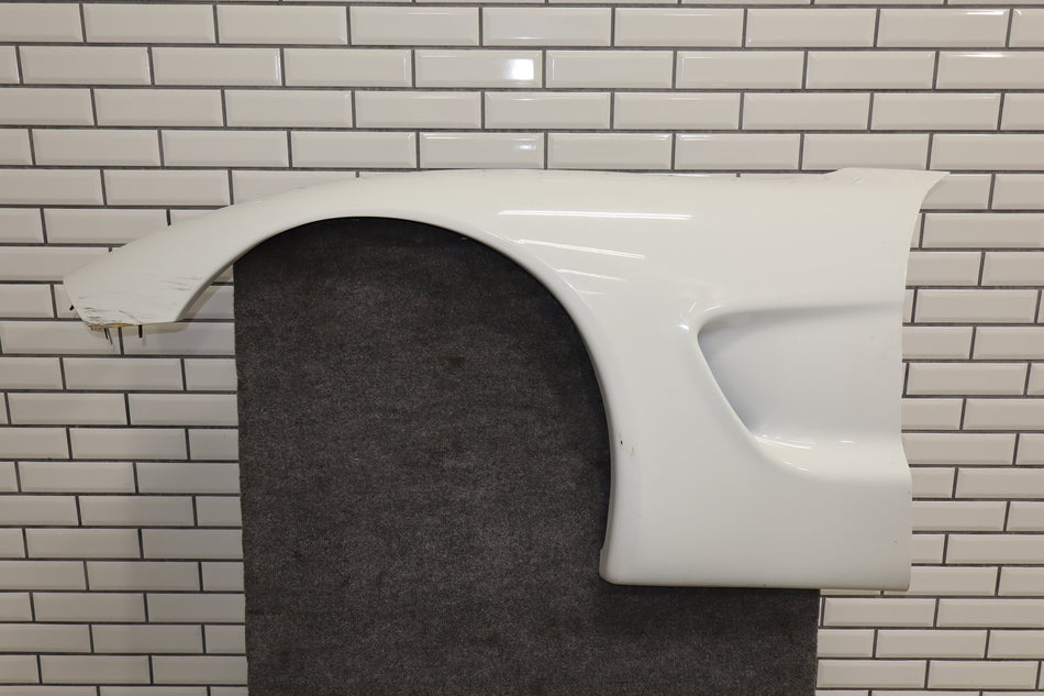 1997-2004 Chevrolet Corvette C5 Left Fender Artic White 10