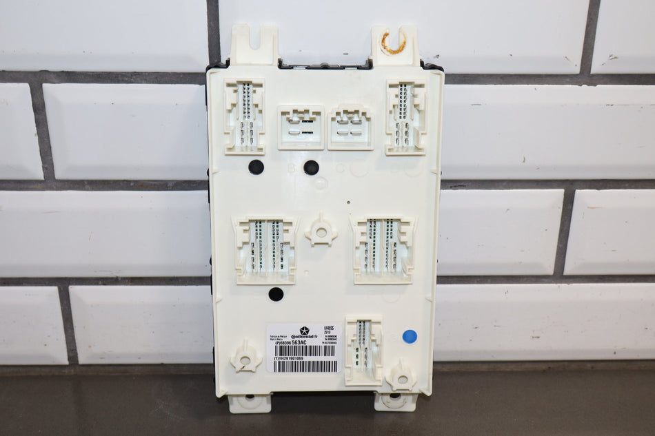 19 Dodge Charger Body Control Module BCM 68396563AC OEM Scat Pack