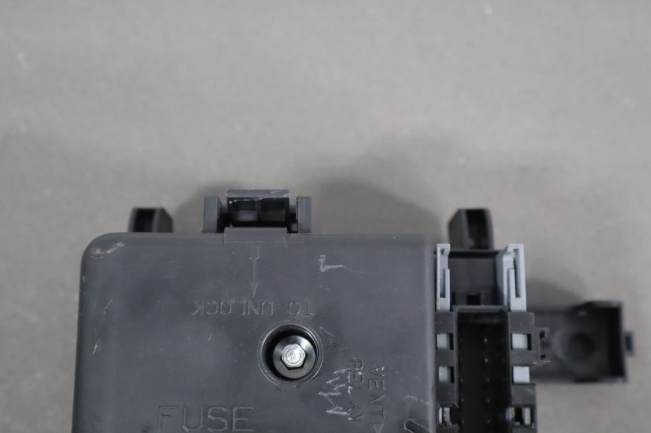 2003-2006 Chevrolet SSR Interior Cabin Fuse Box