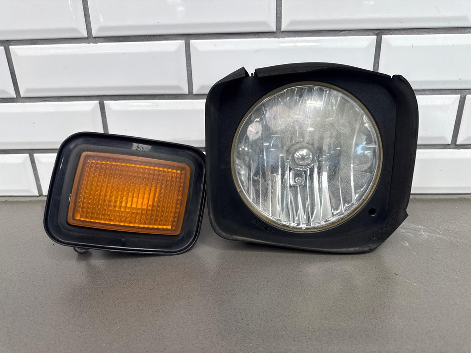 2003-2009 Hummer H2 Left Headlamp W/ Amber Marker Lamp 20821229
