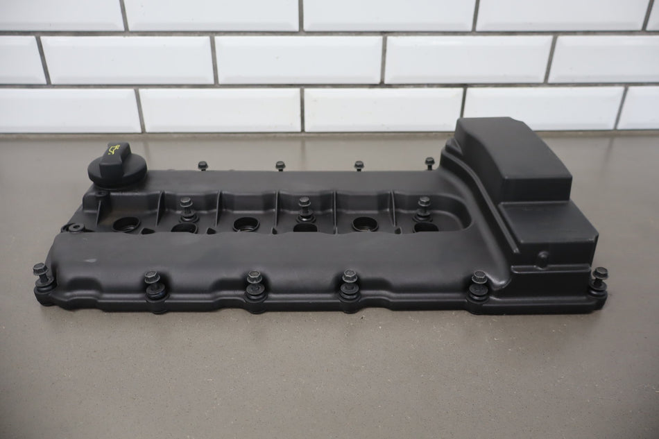 2011 Porsche Cayenne 3.6L Valve Cover OEM