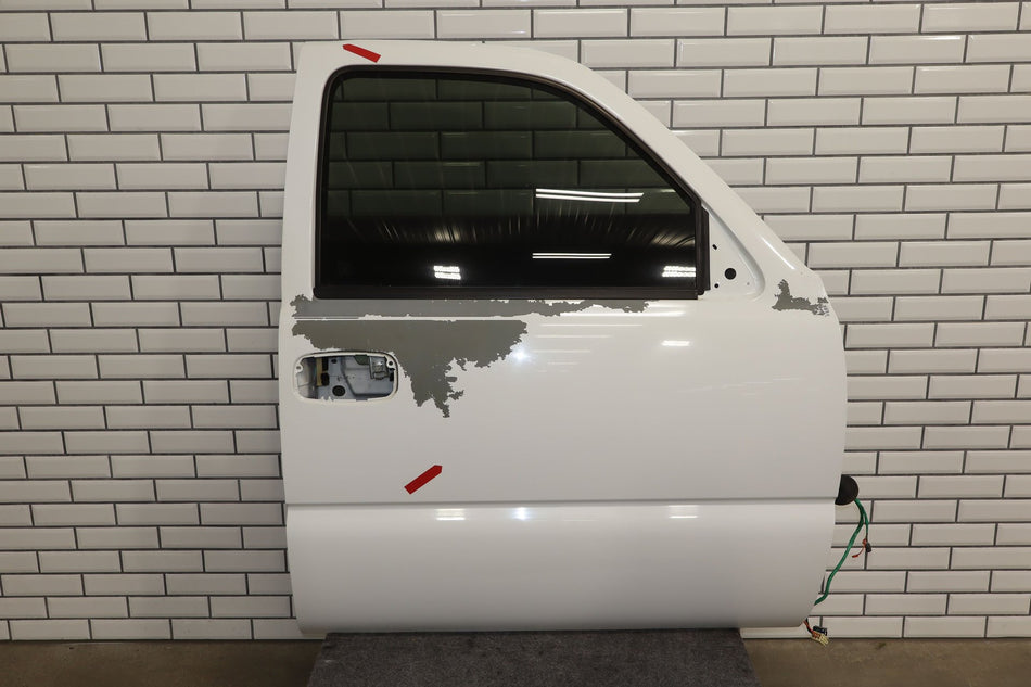 2004 Chevrolet Tahoe Right Front Door White 50U 15017224