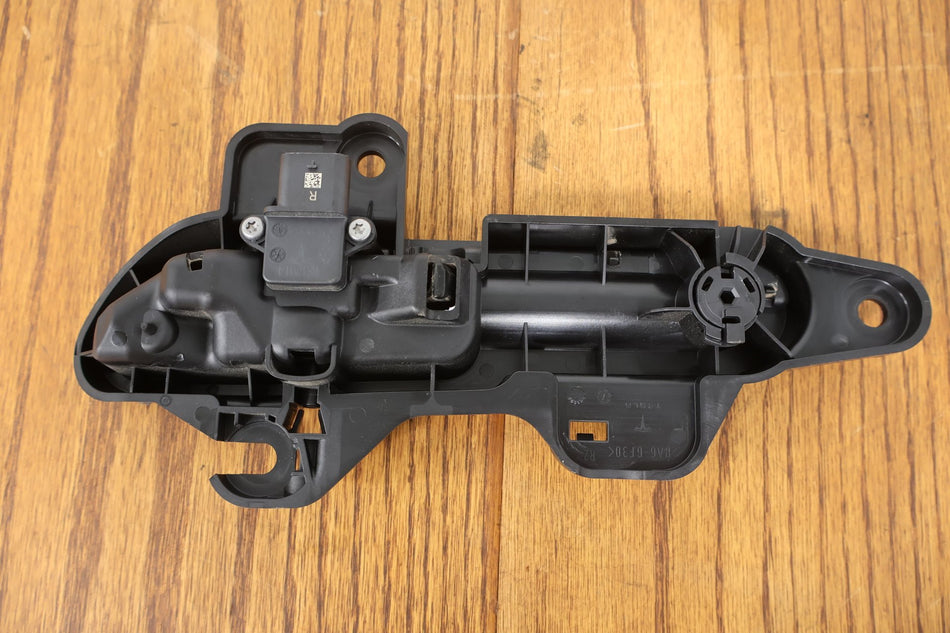 2022 Tesla 3 Right Front Door Handle OEM
