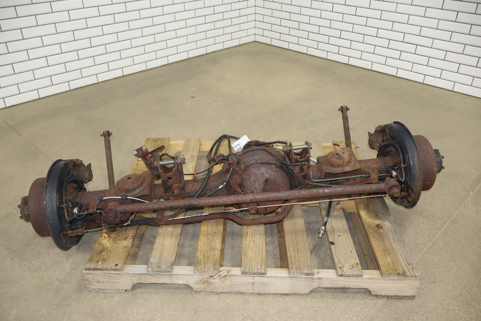 1996-1997 Lexus LX450 Rear Axle Assembly 4211060961 OEM