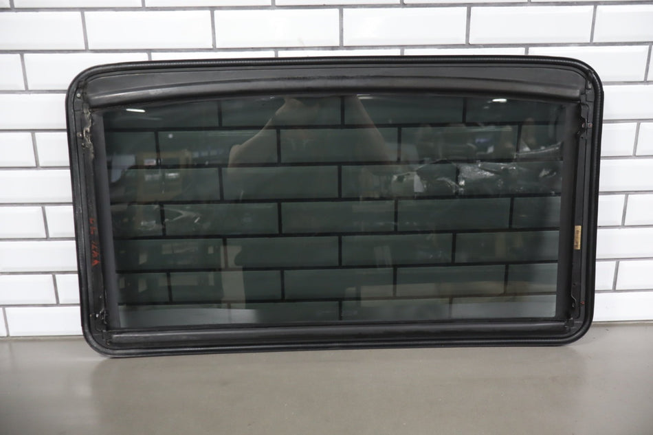 2003-2009 Hummer H2- Sunroof Glass Window 15781625