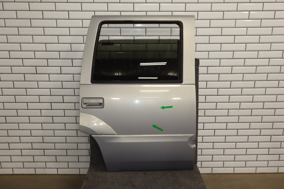 99-00 Yukon Denali Escalade (GMT400) RH Rear Door Silvermist 17