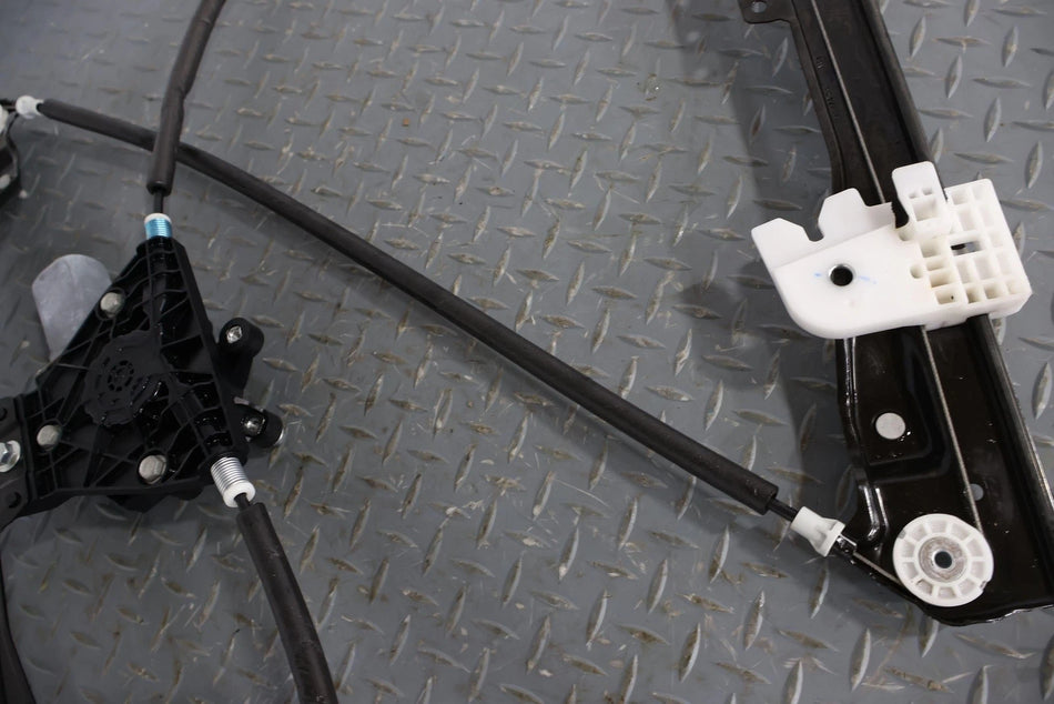 16-19 Nissan Titan XD Left Front Window Regulator