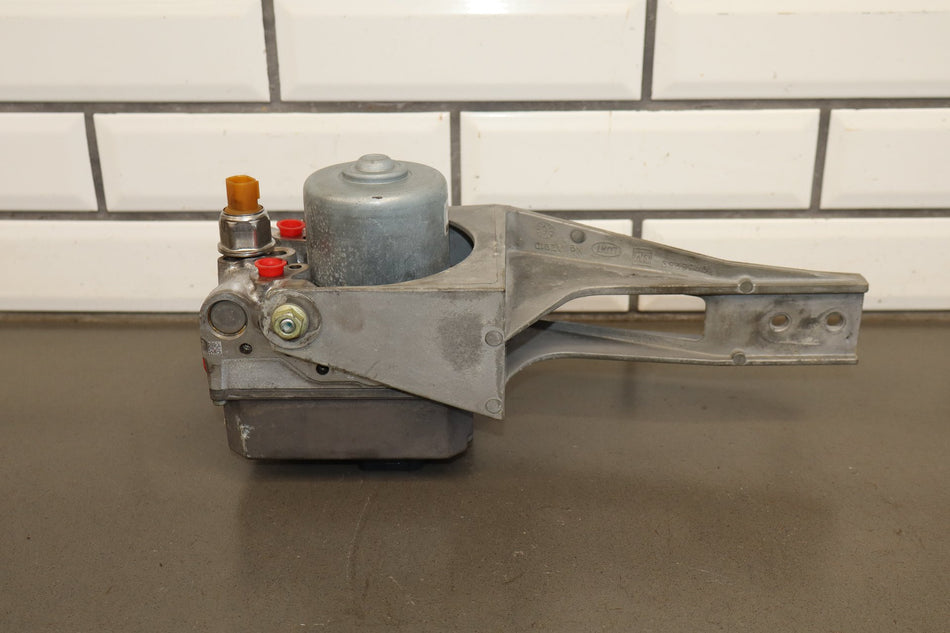 2005-2008 Chevrolet Corvette C6 - ABS Anti Lock Brake Pump/ Module 89060341