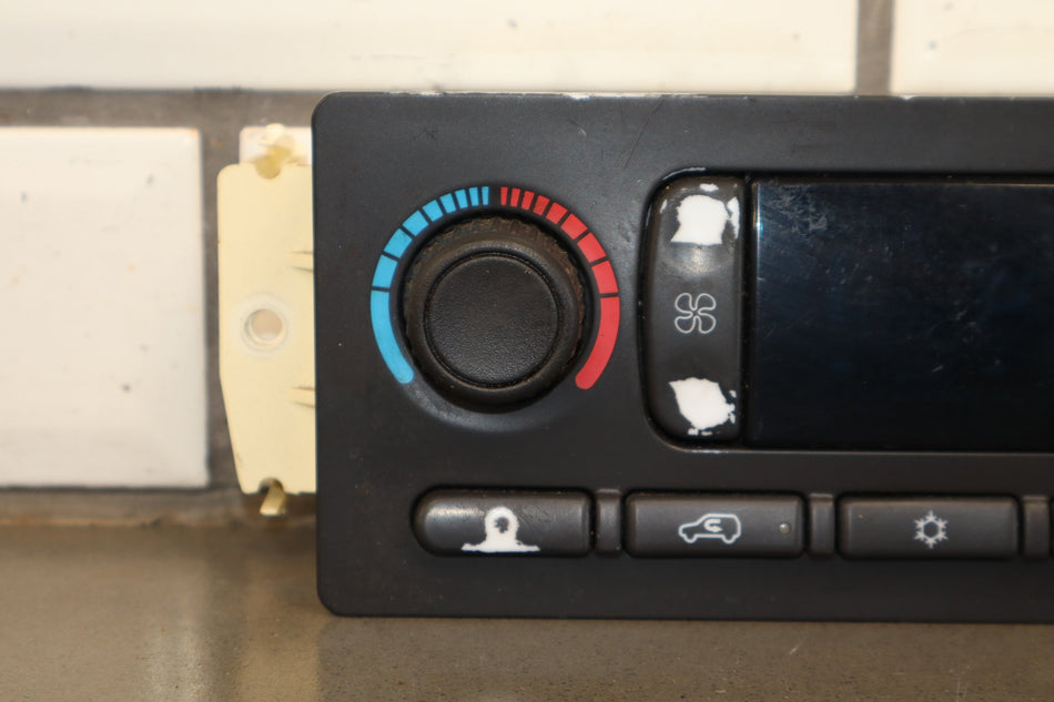 2003-2004 Hummer H2 - Climate Control 15832311
