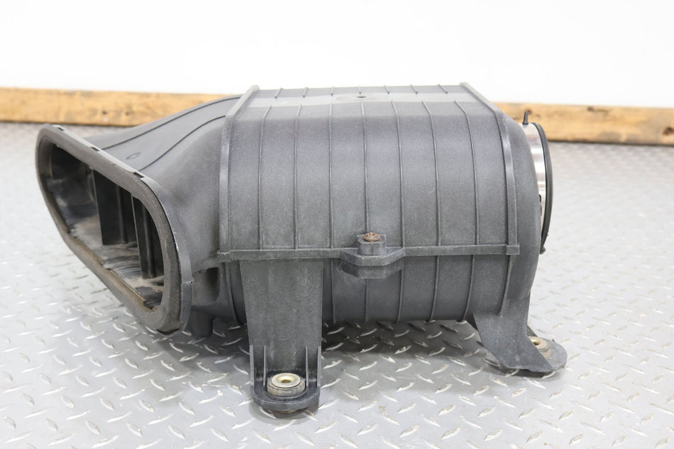 2003-2009 Hummer H2- Air Cleaner With Intake Tube 19153610