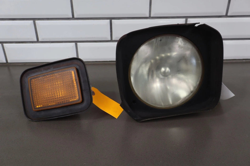2003-2009 Hummer H2 Right Headlamp W/ Amber Marker 15269179